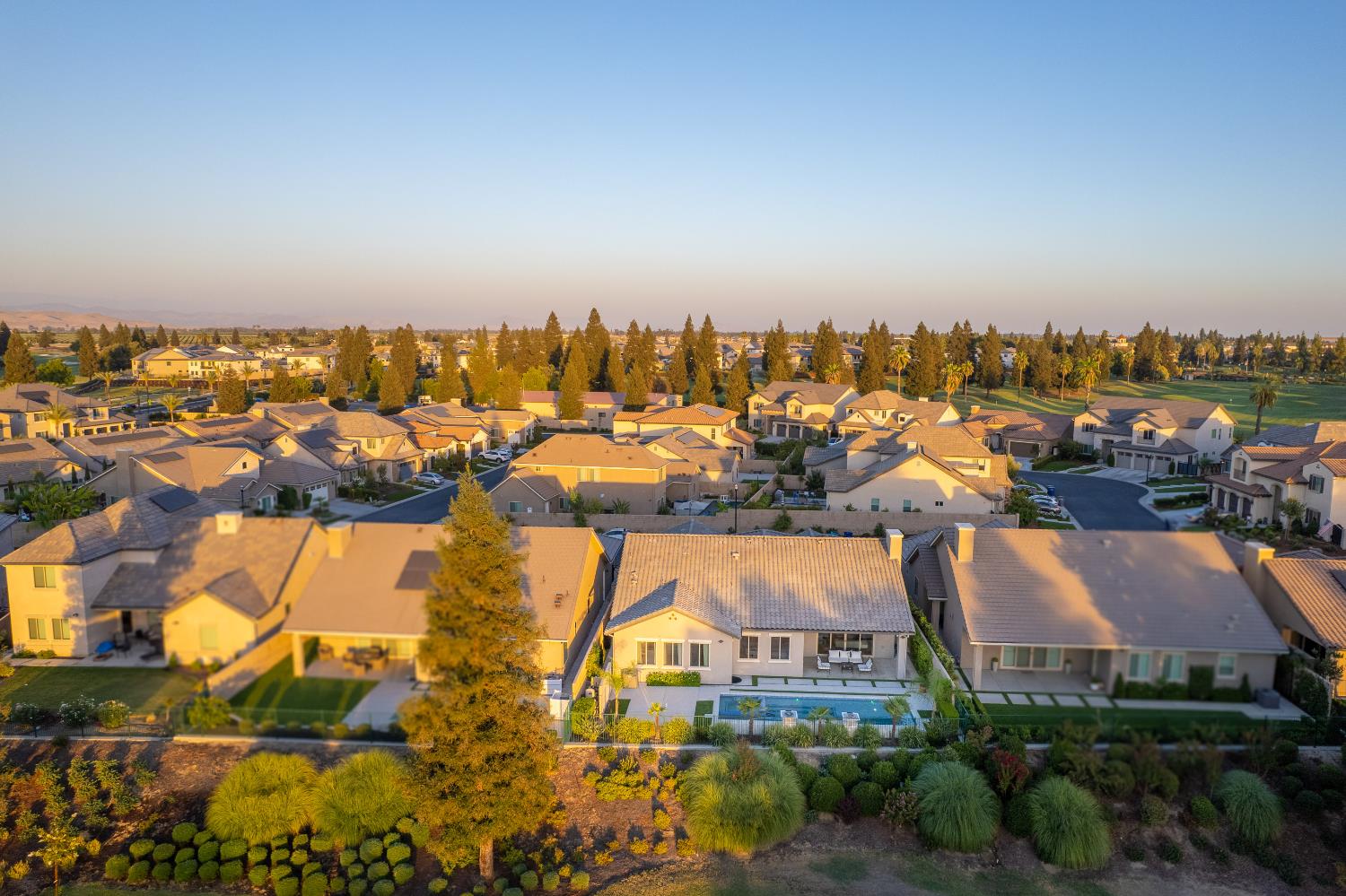 11739 N Turf Dr, Fresno, CA 93730