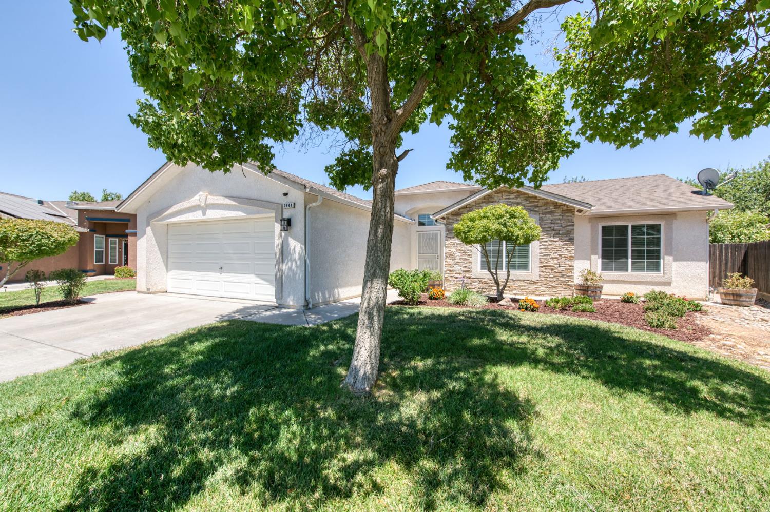 2444 N Tracy N, Fresno, CA 93722