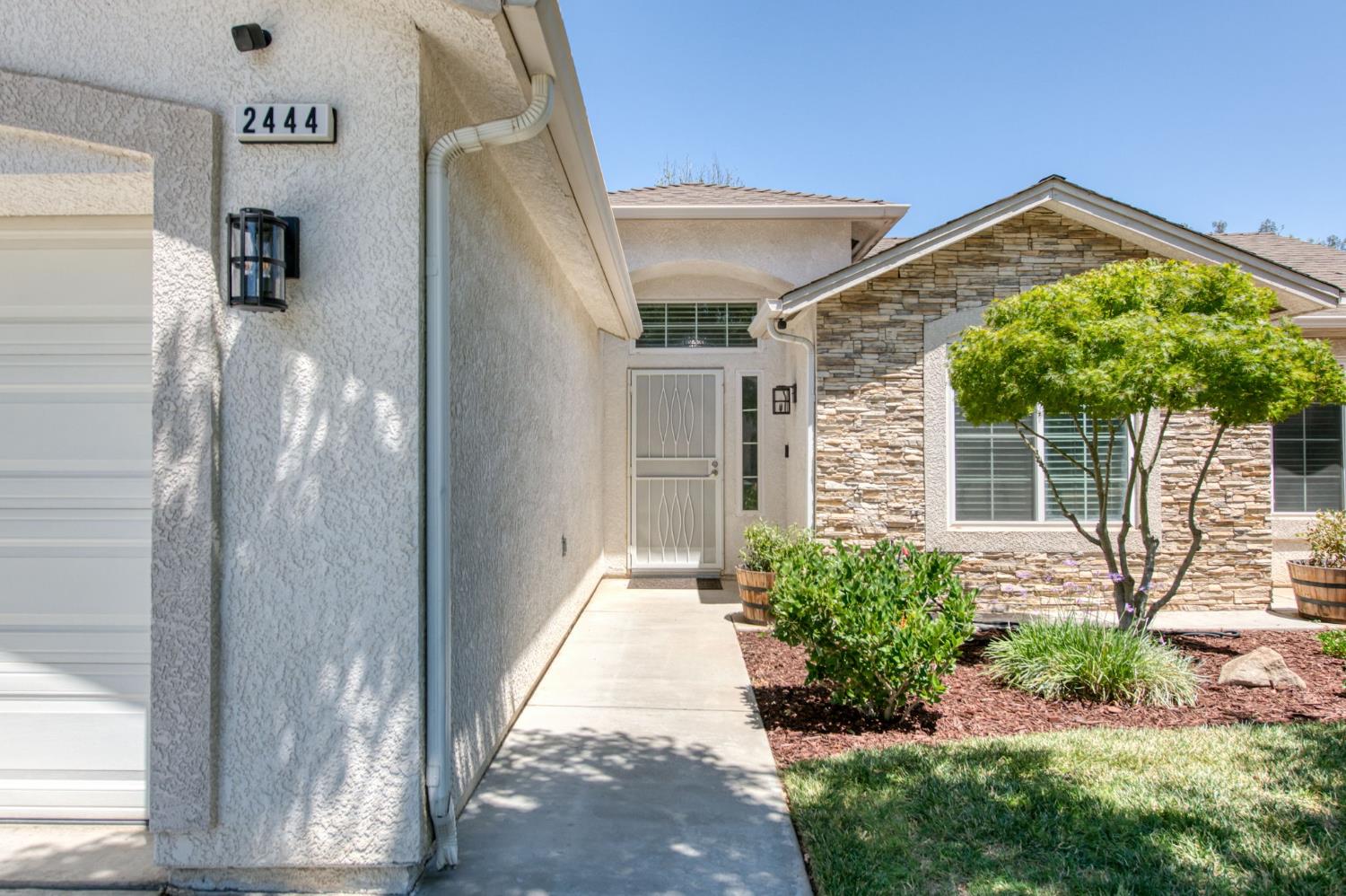 2444 N Tracy N, Fresno, CA 93722