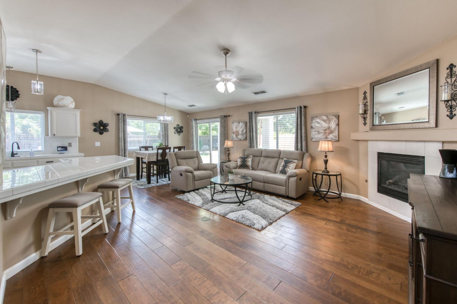 2444 N Tracy N, Fresno, CA 93722