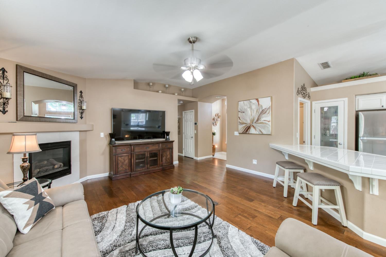 2444 N Tracy N, Fresno, CA 93722