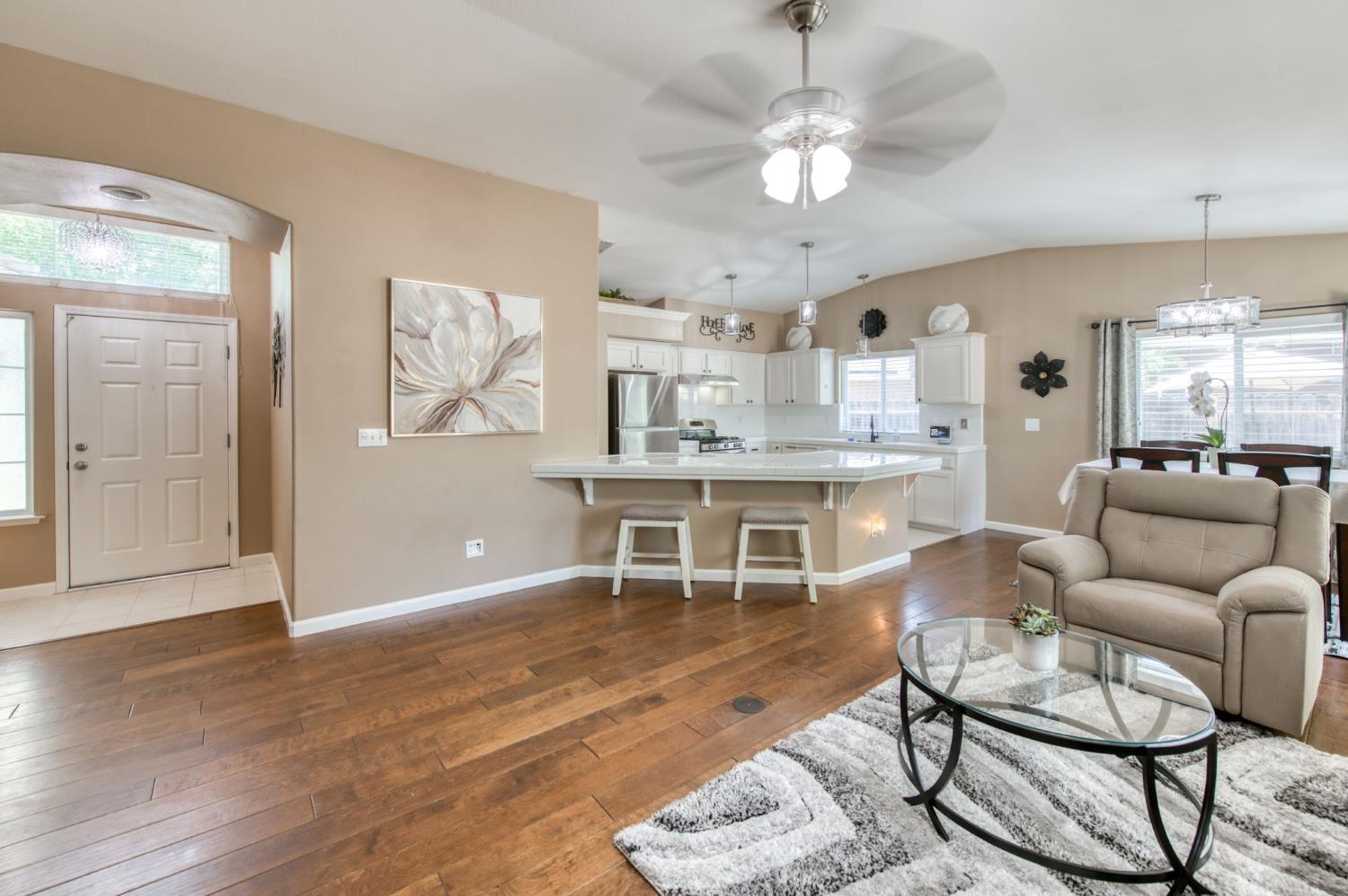 2444 N Tracy N, Fresno, CA 93722