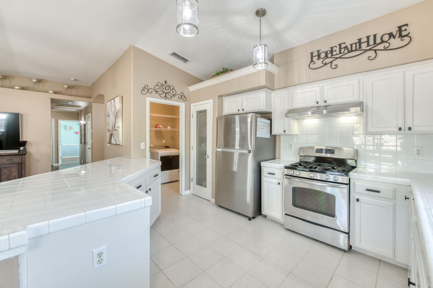 2444 N Tracy N, Fresno, CA 93722