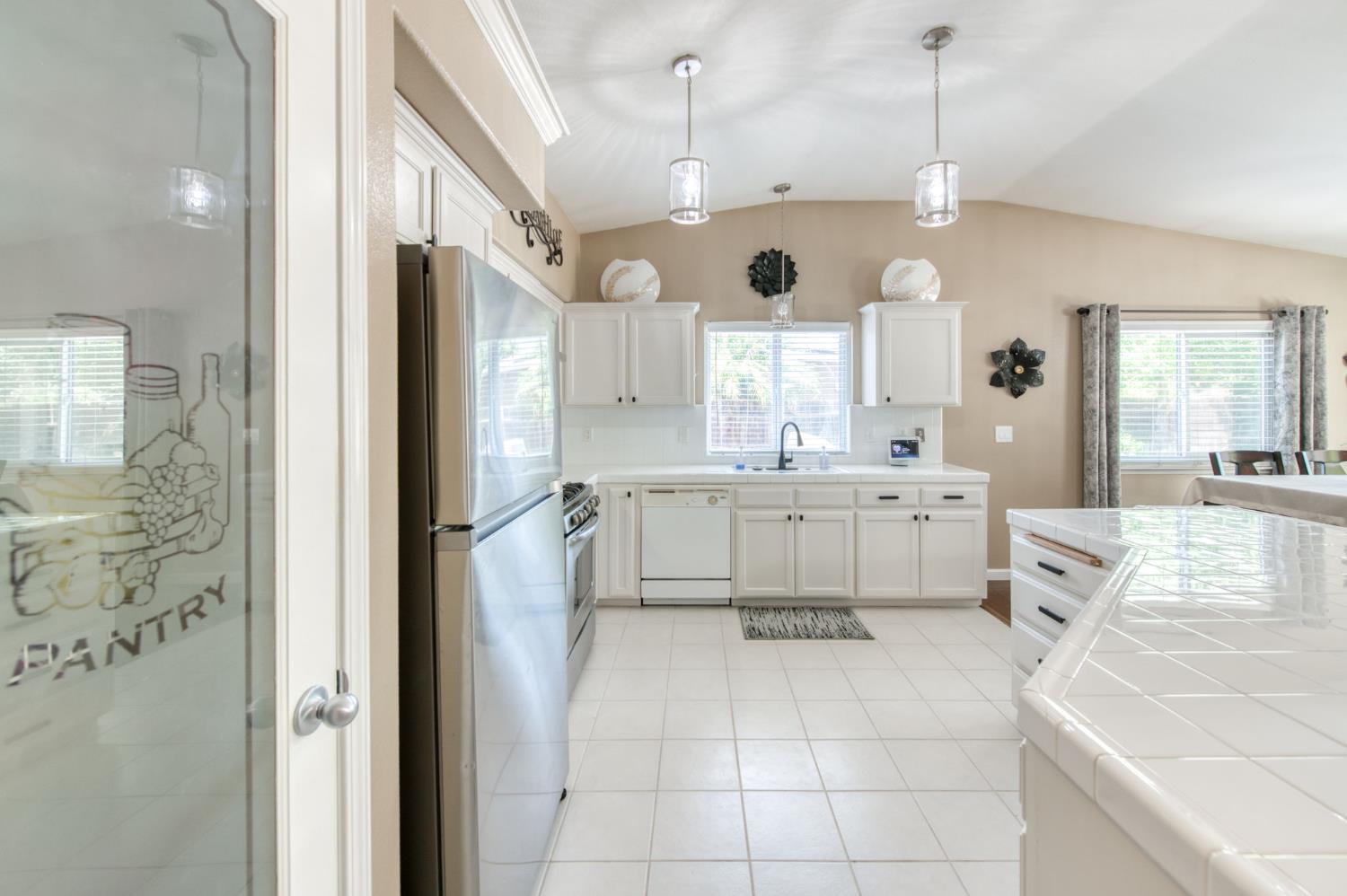 2444 N Tracy N, Fresno, CA 93722