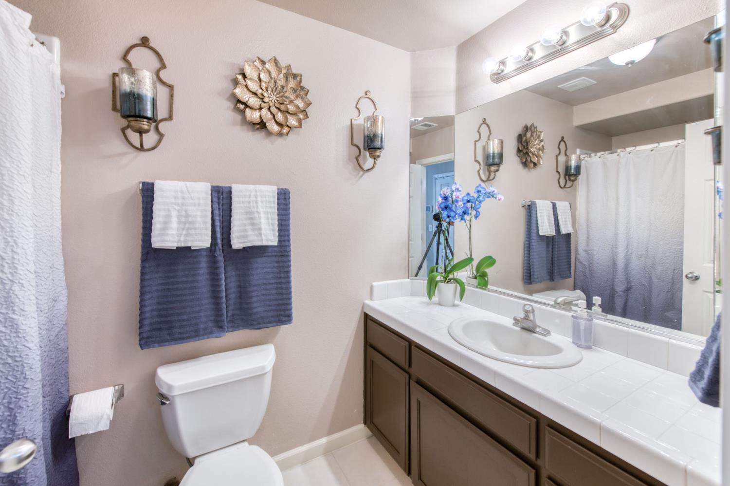 2444 N Tracy N, Fresno, CA 93722