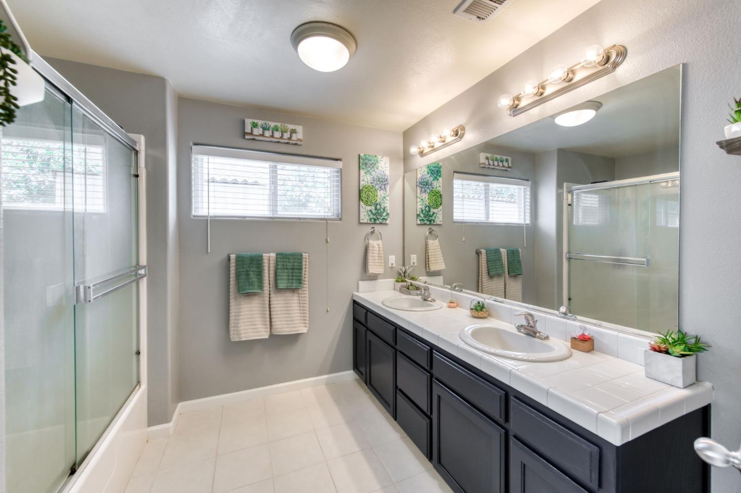 2444 N Tracy N, Fresno, CA 93722