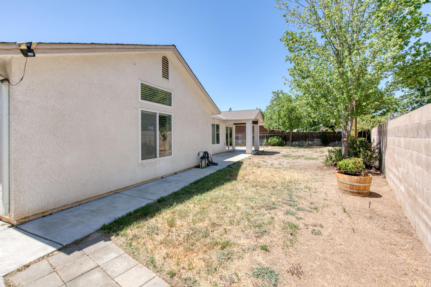 2444 N Tracy N, Fresno, CA 93722