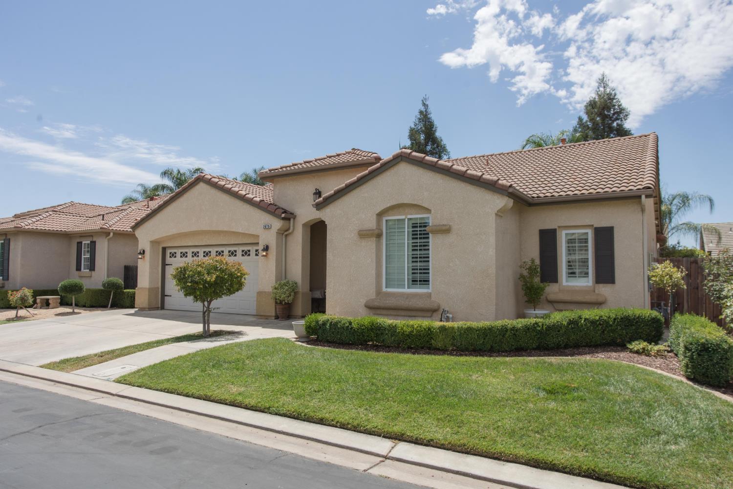 2675 E Rockingham Ct, Fresno, CA 93720