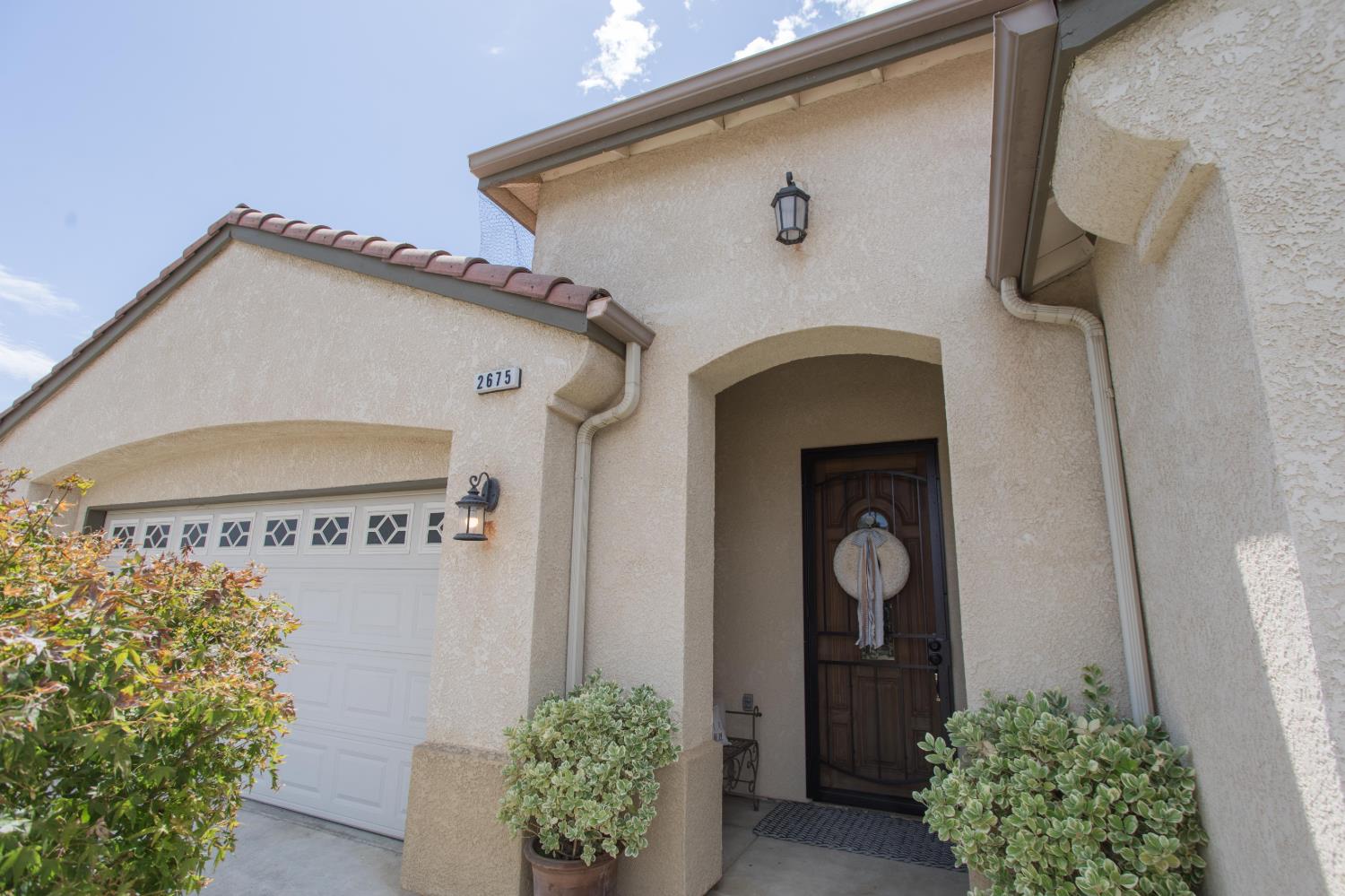 2675 E Rockingham Ct, Fresno, CA 93720
