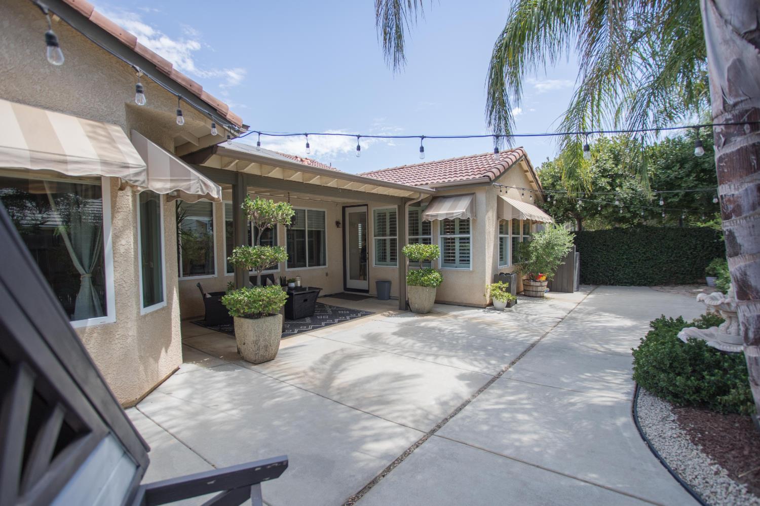 2675 E Rockingham Ct, Fresno, CA 93720