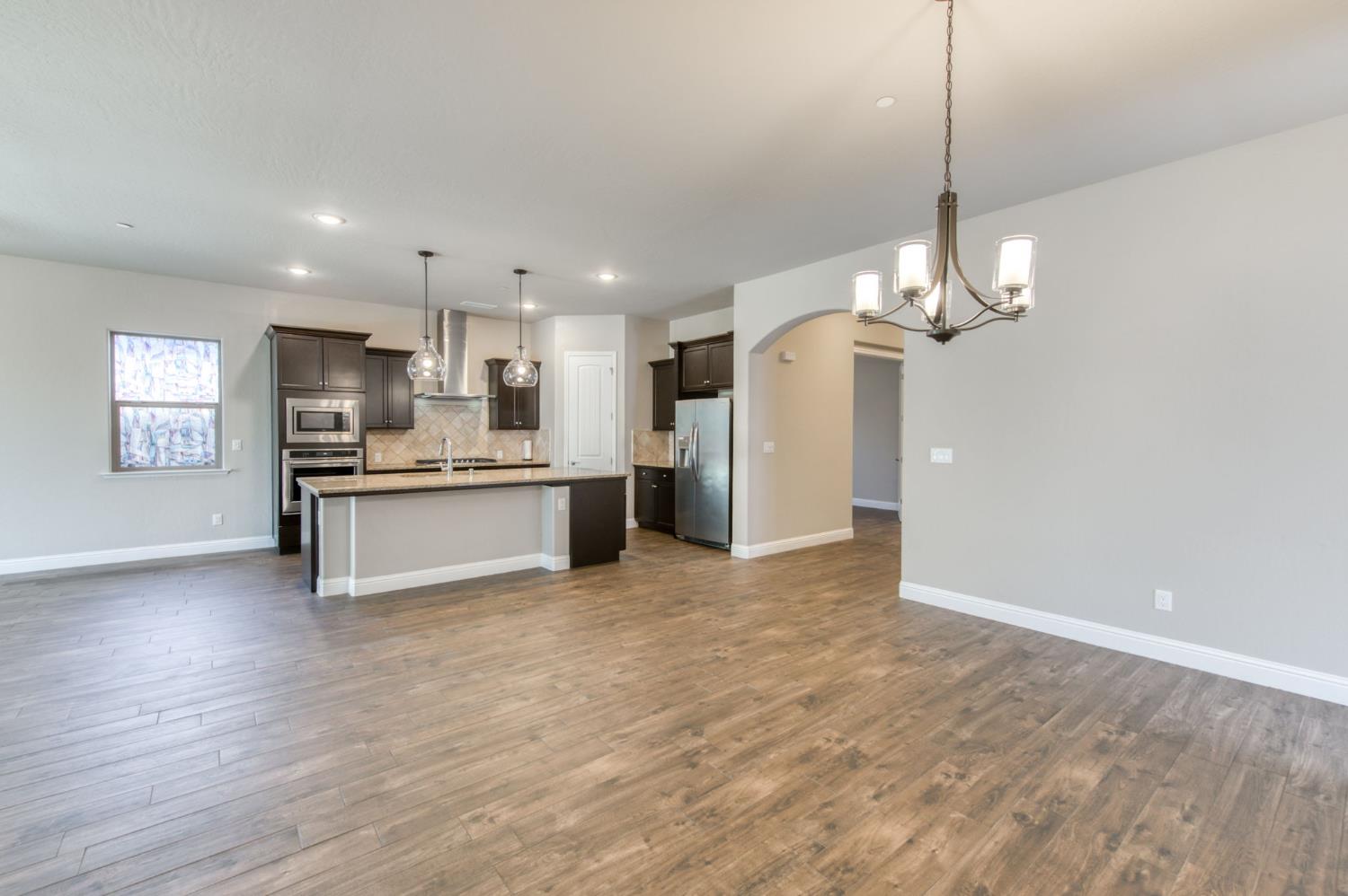 2713 Vermont Ave, Clovis, CA 93619