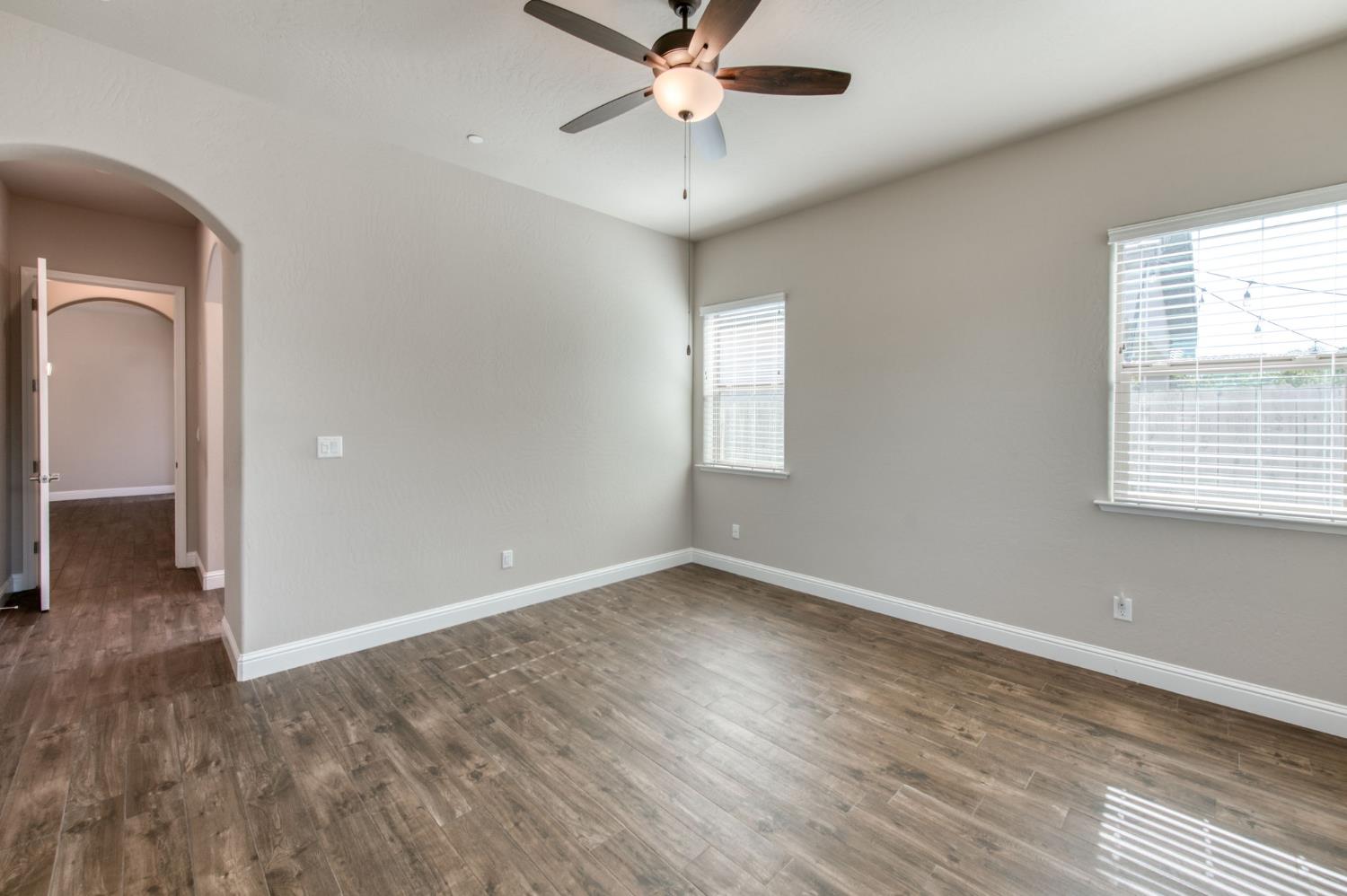 2713 Vermont Ave, Clovis, CA 93619