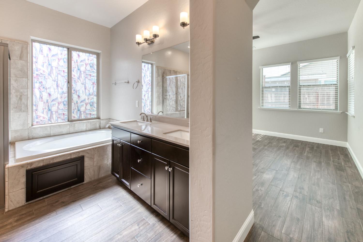 2713 Vermont Ave, Clovis, CA 93619