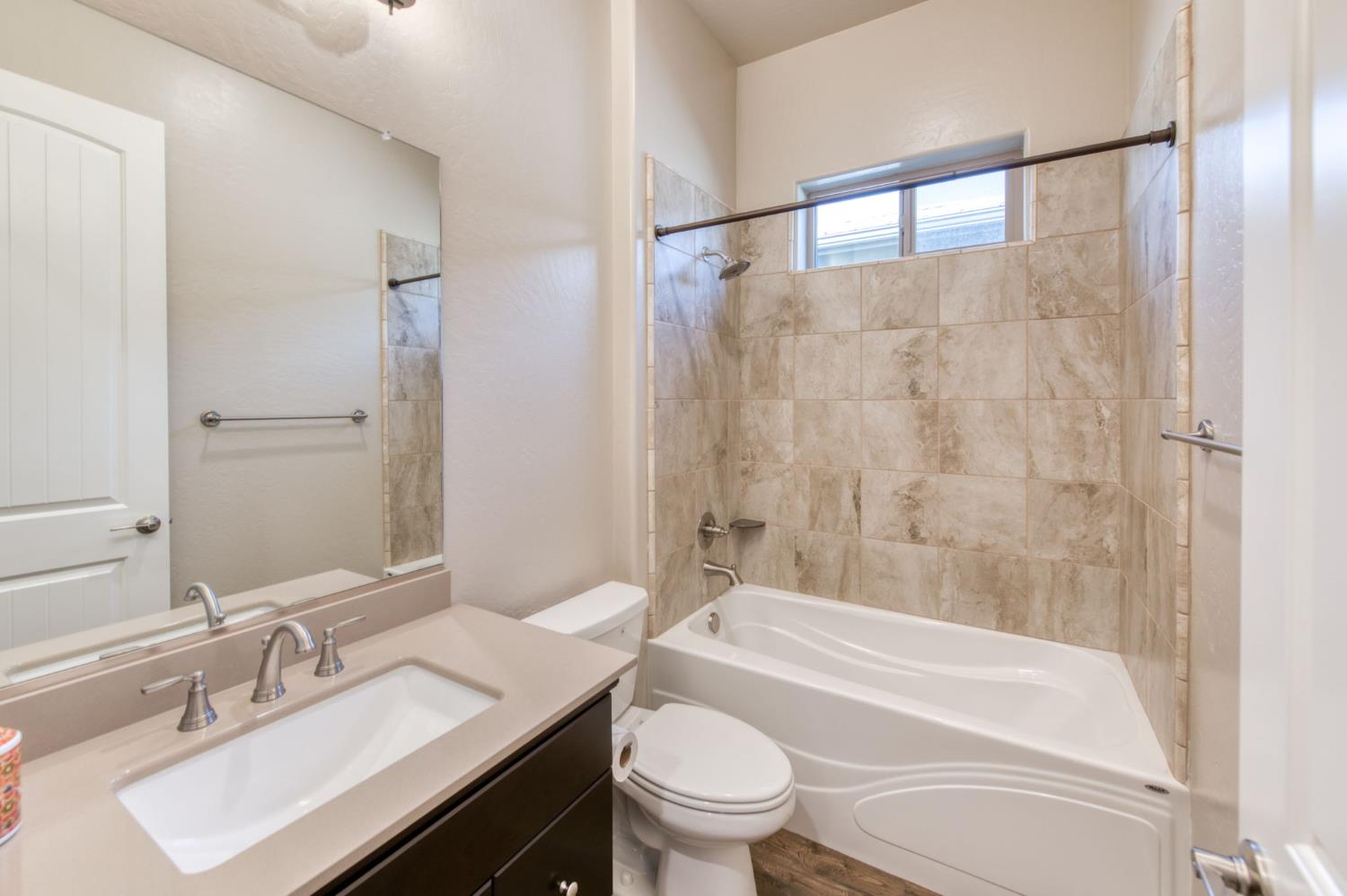 2713 Vermont Ave, Clovis, CA 93619