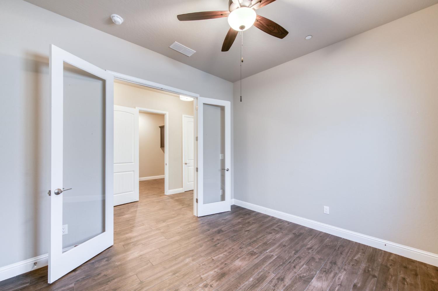 2713 Vermont Ave, Clovis, CA 93619