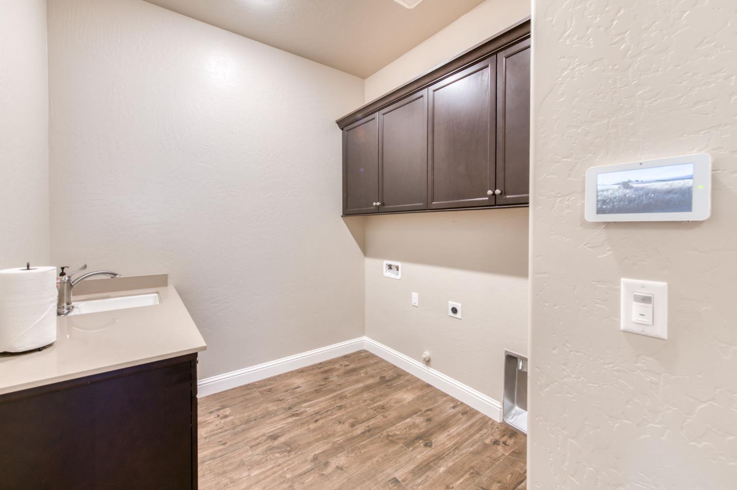 2713 Vermont Ave, Clovis, CA 93619