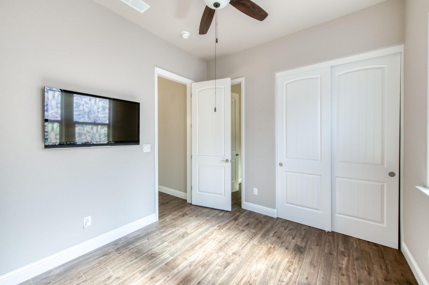 2713 Vermont Ave, Clovis, CA 93619