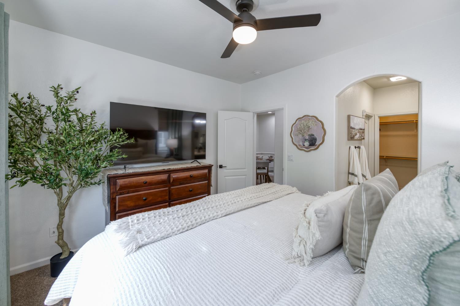 2095 Boccioni Ln, Clovis, CA 93611