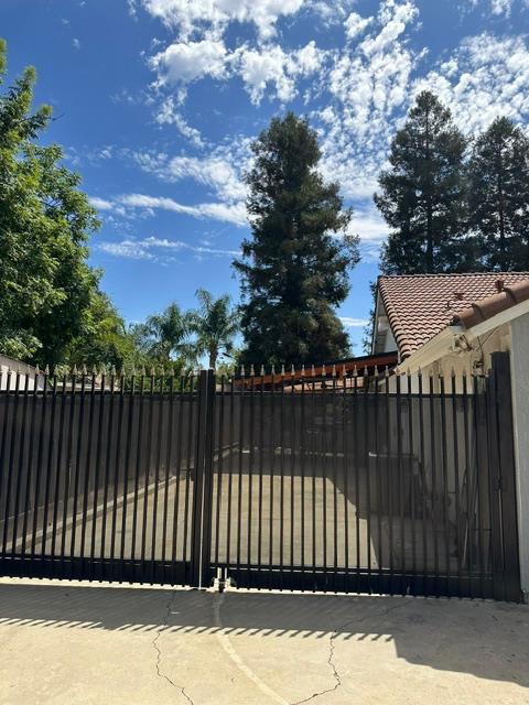 193 N N Laurel Ave, Clovis, CA 93611