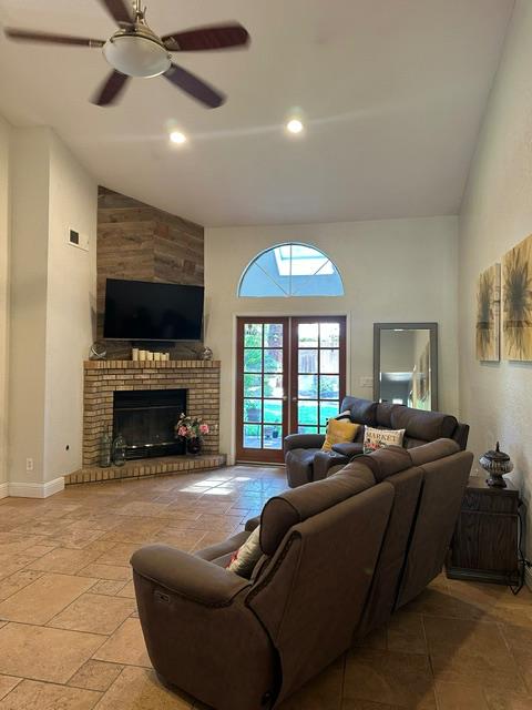 193 N N Laurel Ave, Clovis, CA 93611