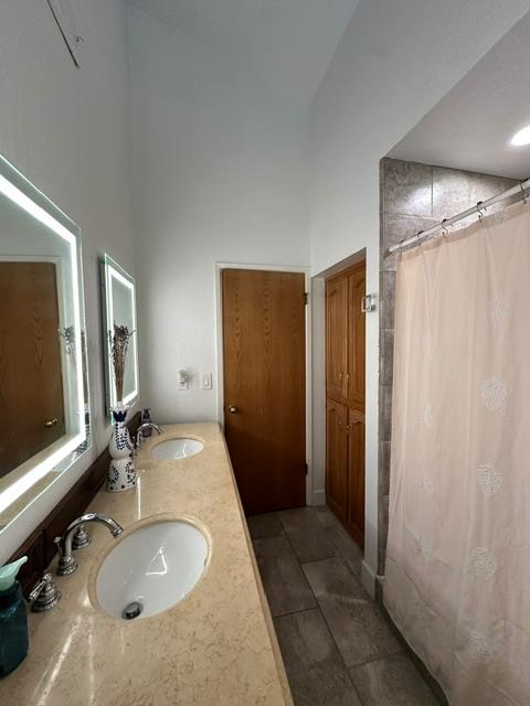 193 N N Laurel Ave, Clovis, CA 93611