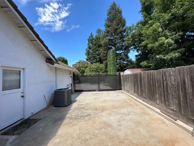 193 N N Laurel Ave, Clovis, CA 93611