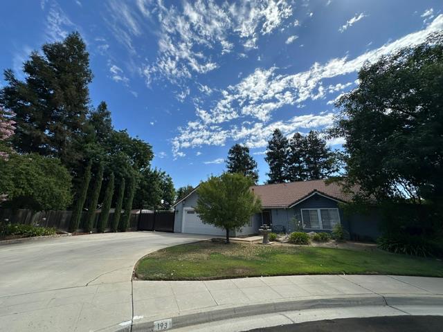 193 N N Laurel Ave, Clovis, CA 93611