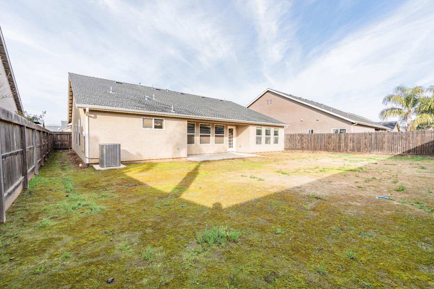 2451 Hermosa Ave, Clovis, CA 93619