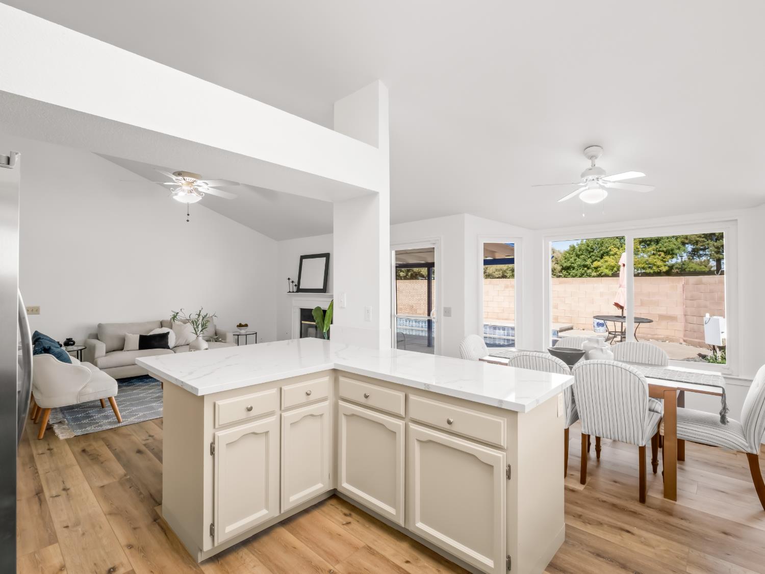 225 N Acacia Ave, Clovis, CA 93612