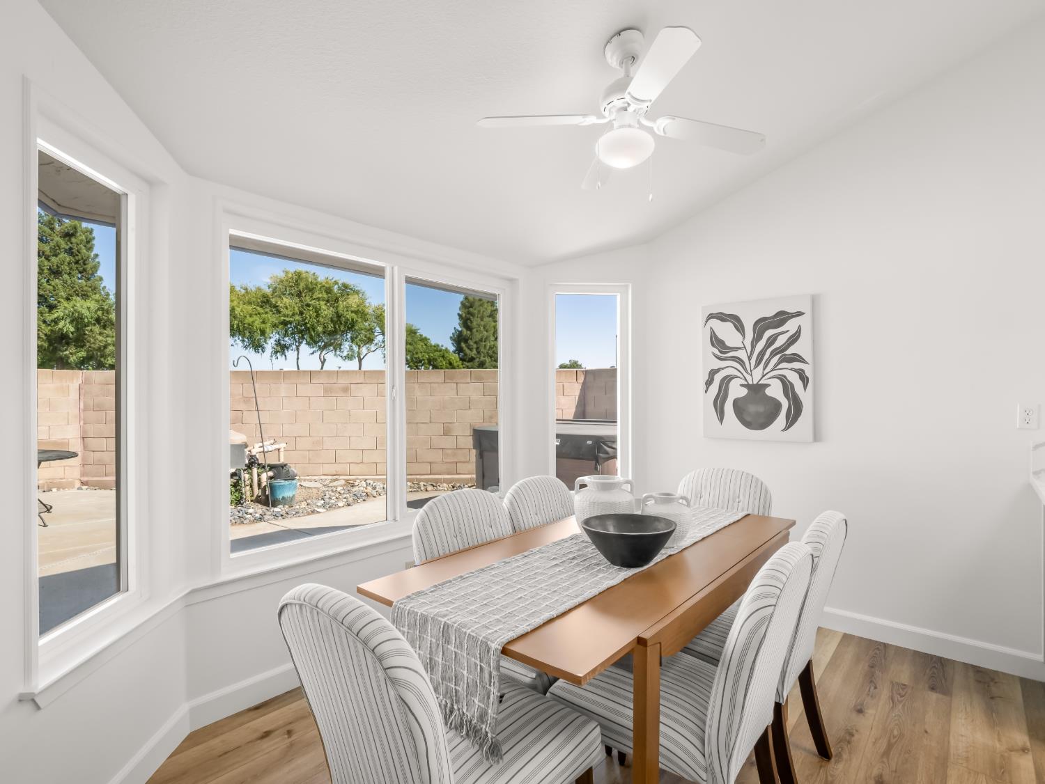 225 N Acacia Ave, Clovis, CA 93612