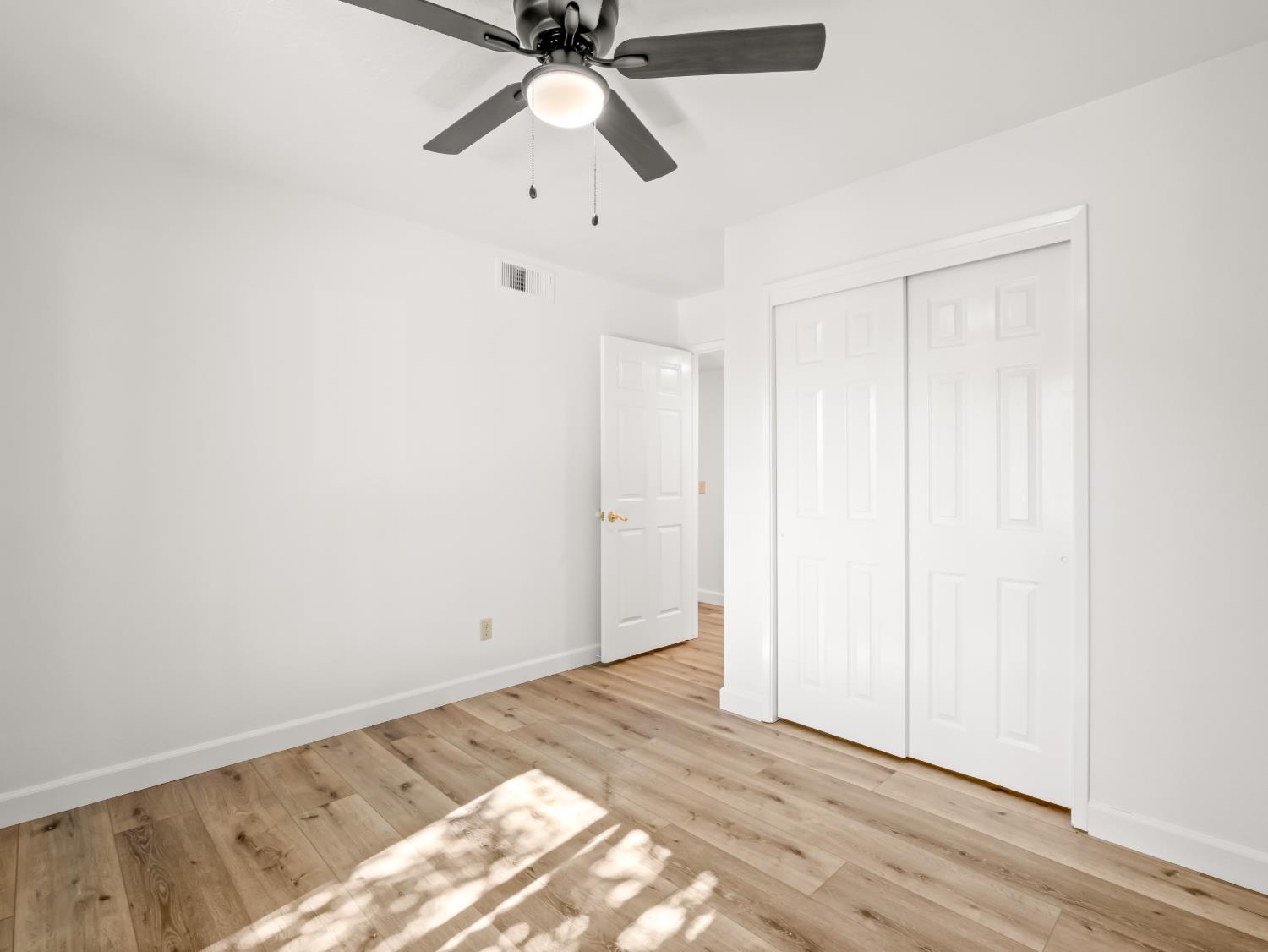 225 N Acacia Ave, Clovis, CA 93612