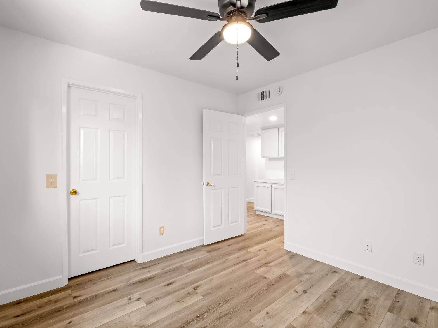 225 N Acacia Ave, Clovis, CA 93612