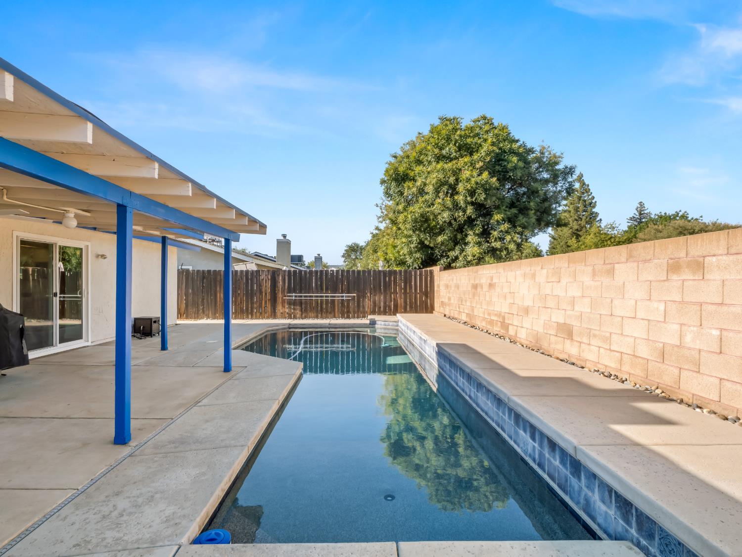 225 N Acacia Ave, Clovis, CA 93612