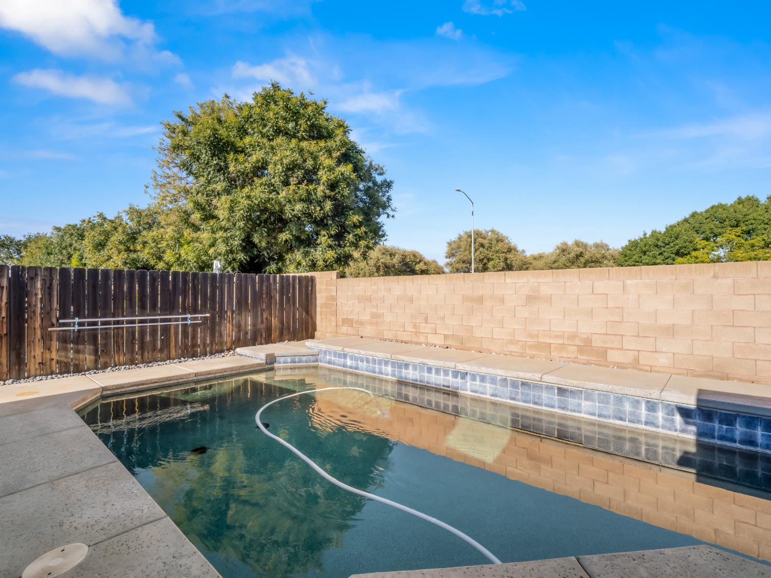 225 N Acacia Ave, Clovis, CA 93612