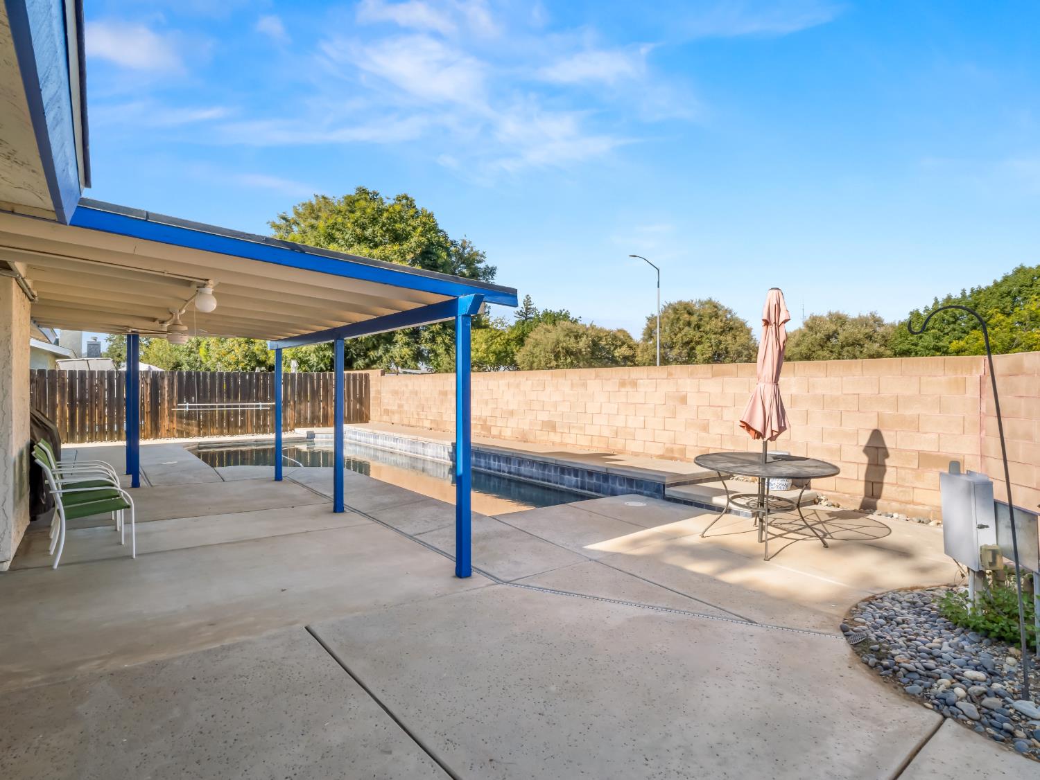 225 N Acacia Ave, Clovis, CA 93612