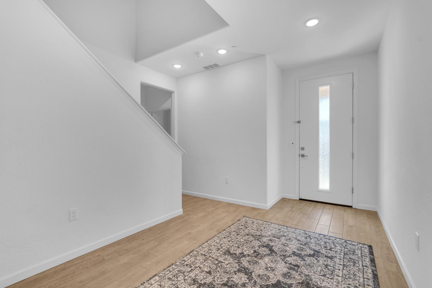 6654 E Carmen Ave, Fresno, CA 93727