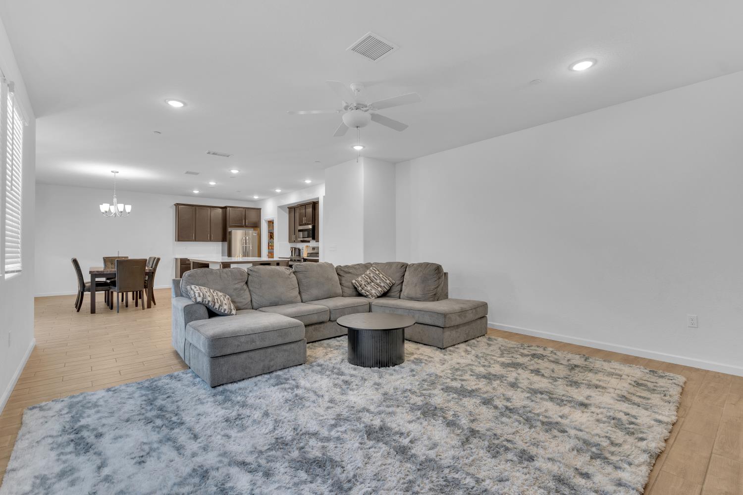 6654 E Carmen Ave, Fresno, CA 93727