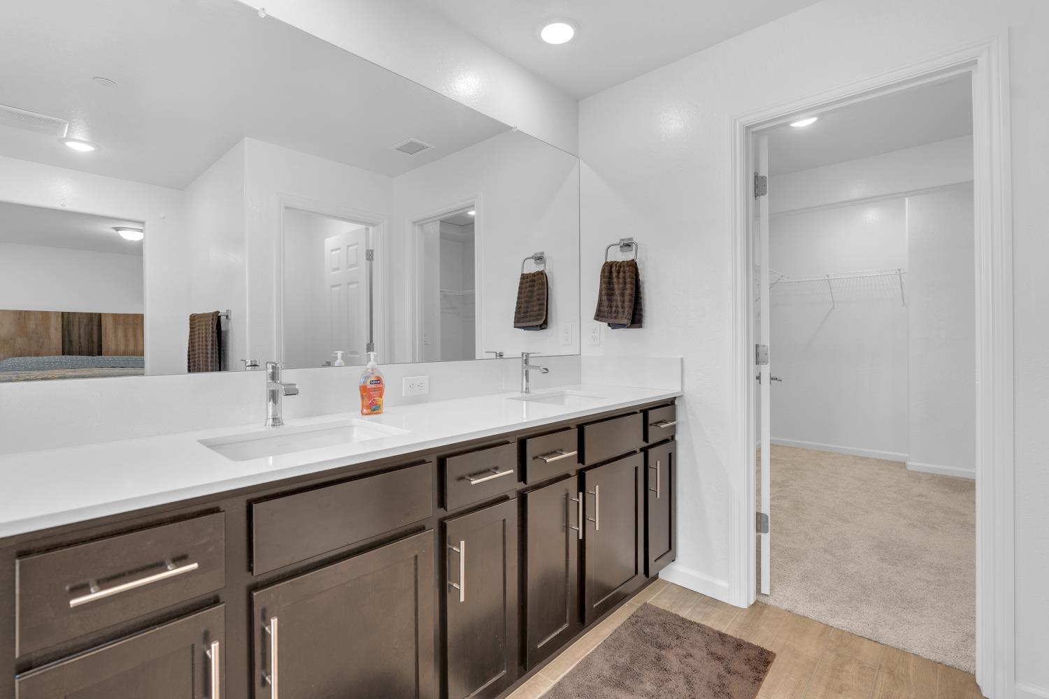 6654 E Carmen Ave, Fresno, CA 93727