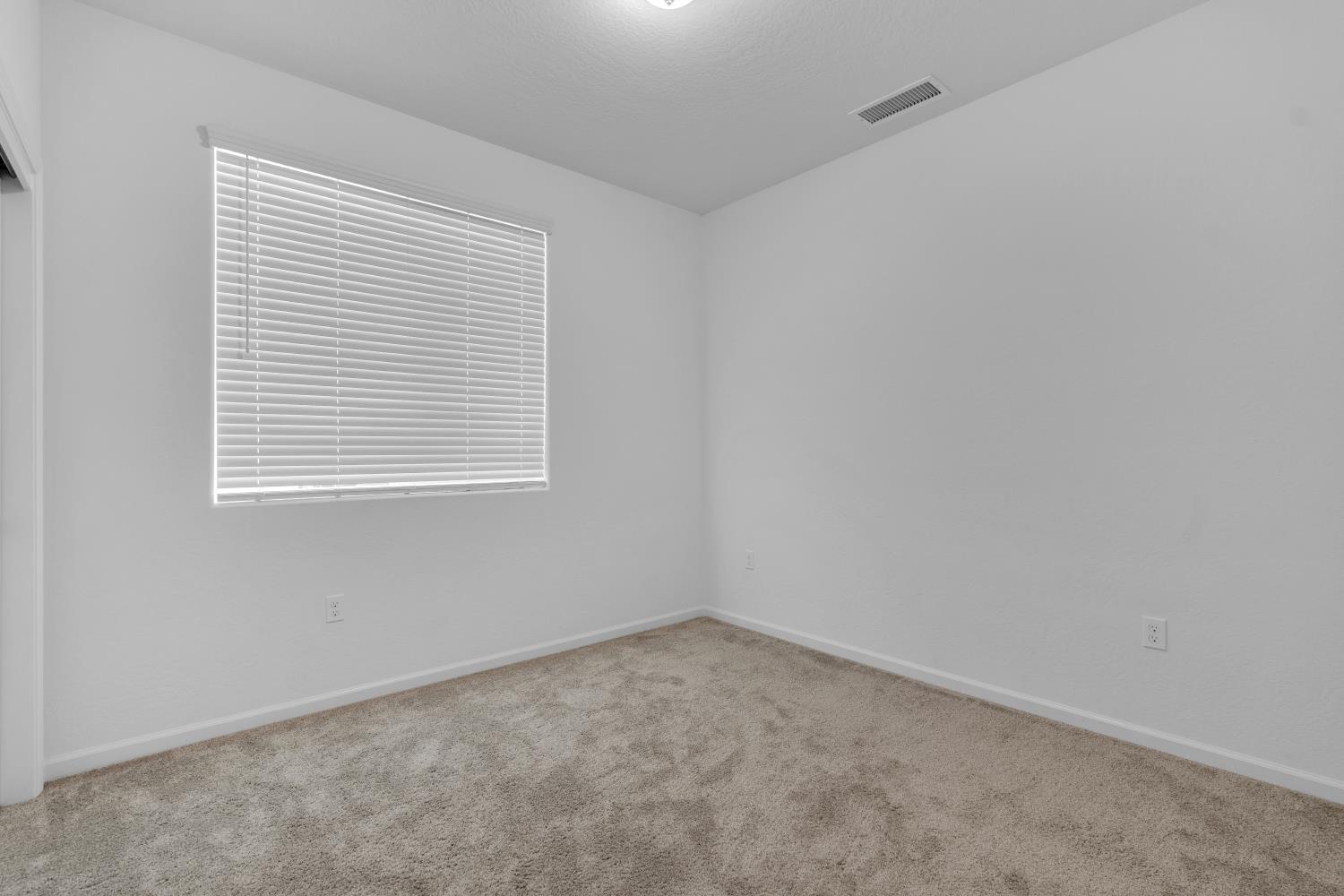 6654 E Carmen Ave, Fresno, CA 93727