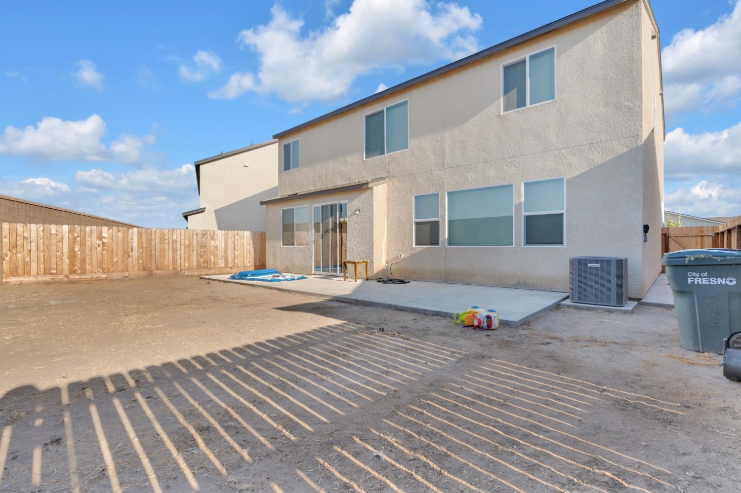 6654 E Carmen Ave, Fresno, CA 93727