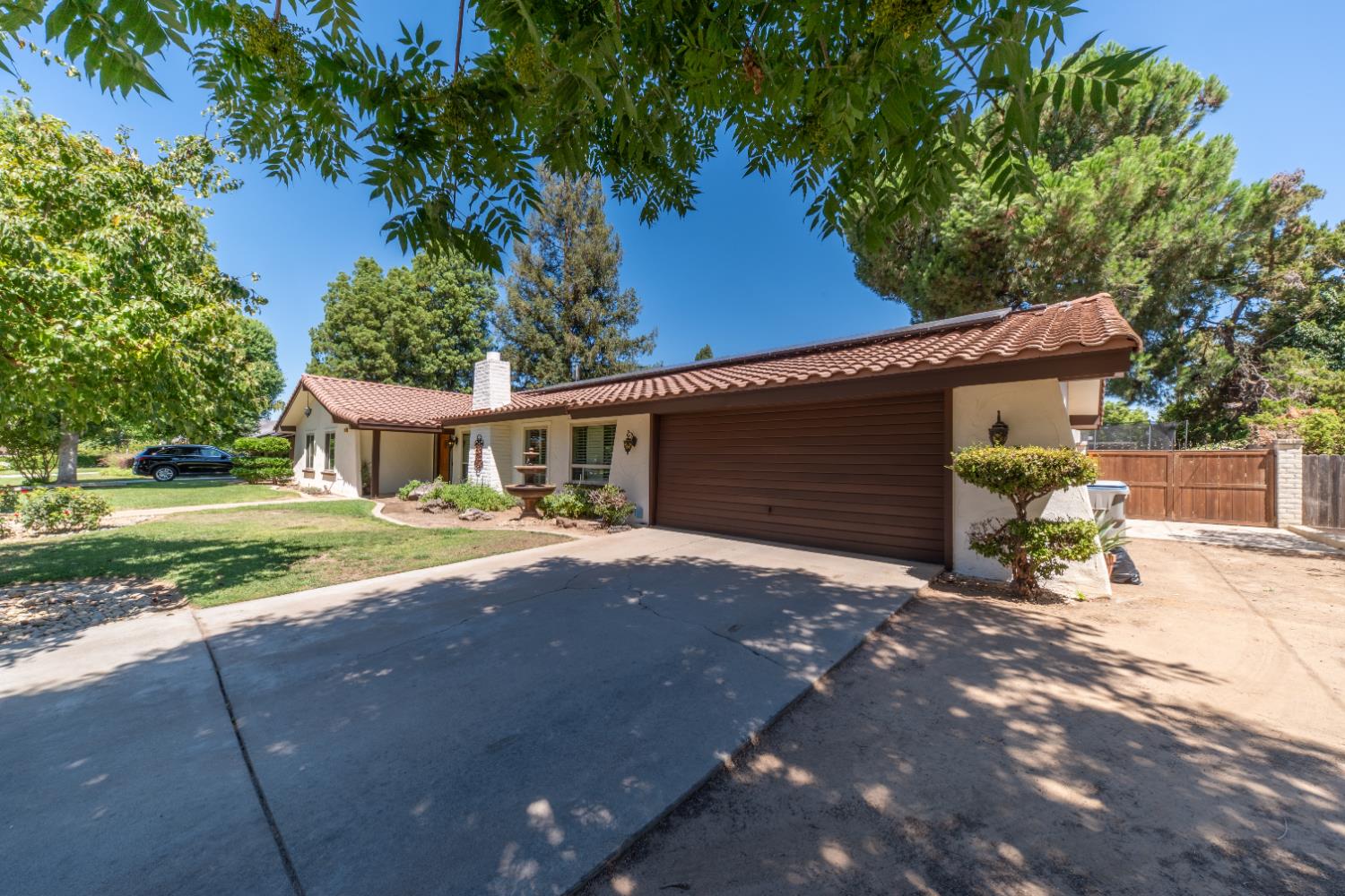 1626 W Mesa Ave, Fresno, CA 93711