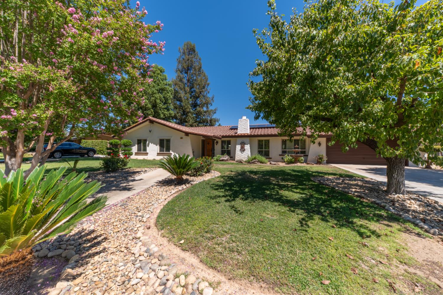 1626 W Mesa Ave, Fresno, CA 93711