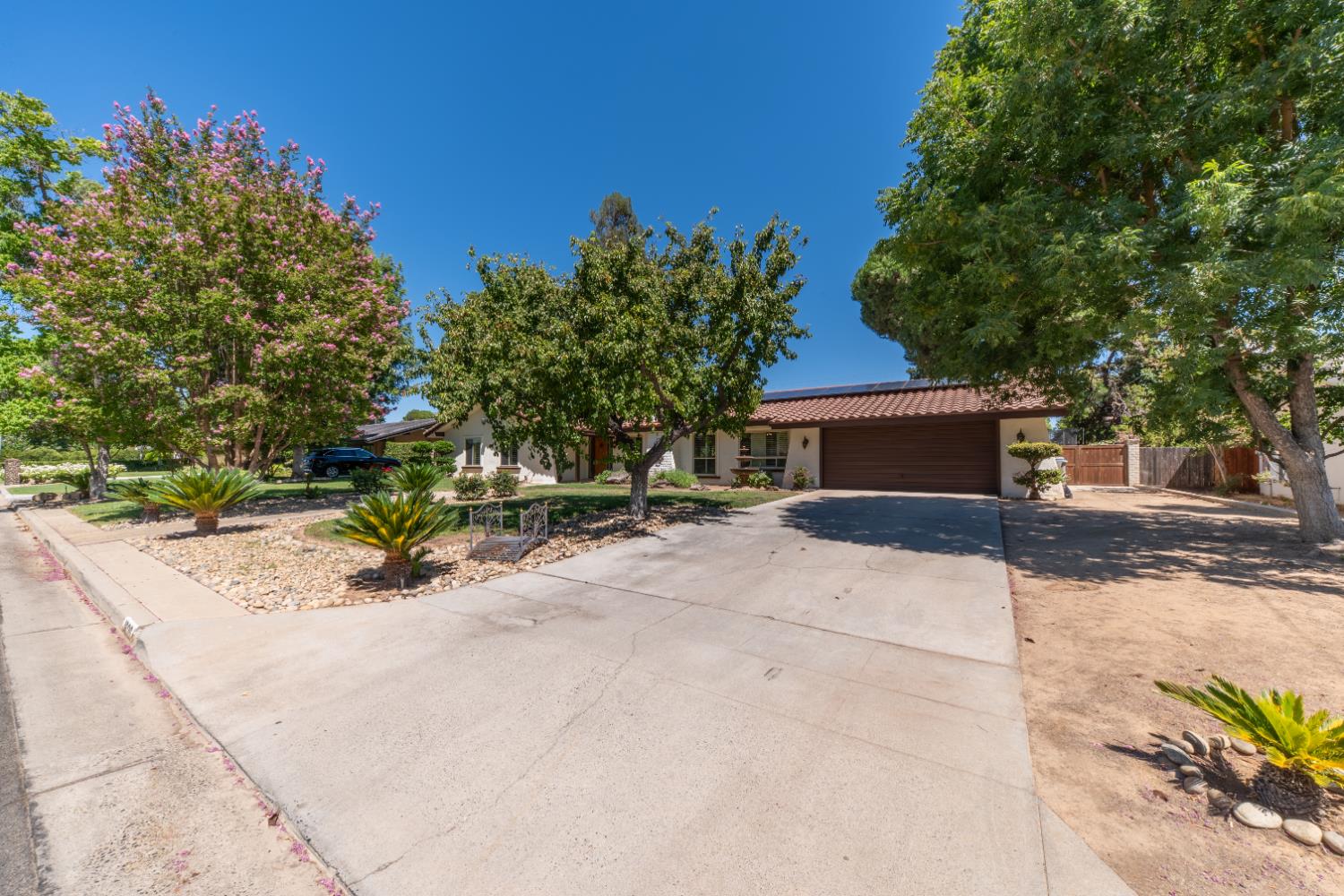 1626 W Mesa Ave, Fresno, CA 93711