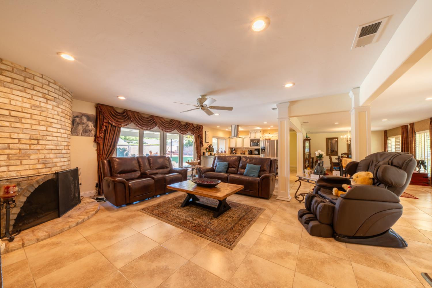 1626 W Mesa Ave, Fresno, CA 93711