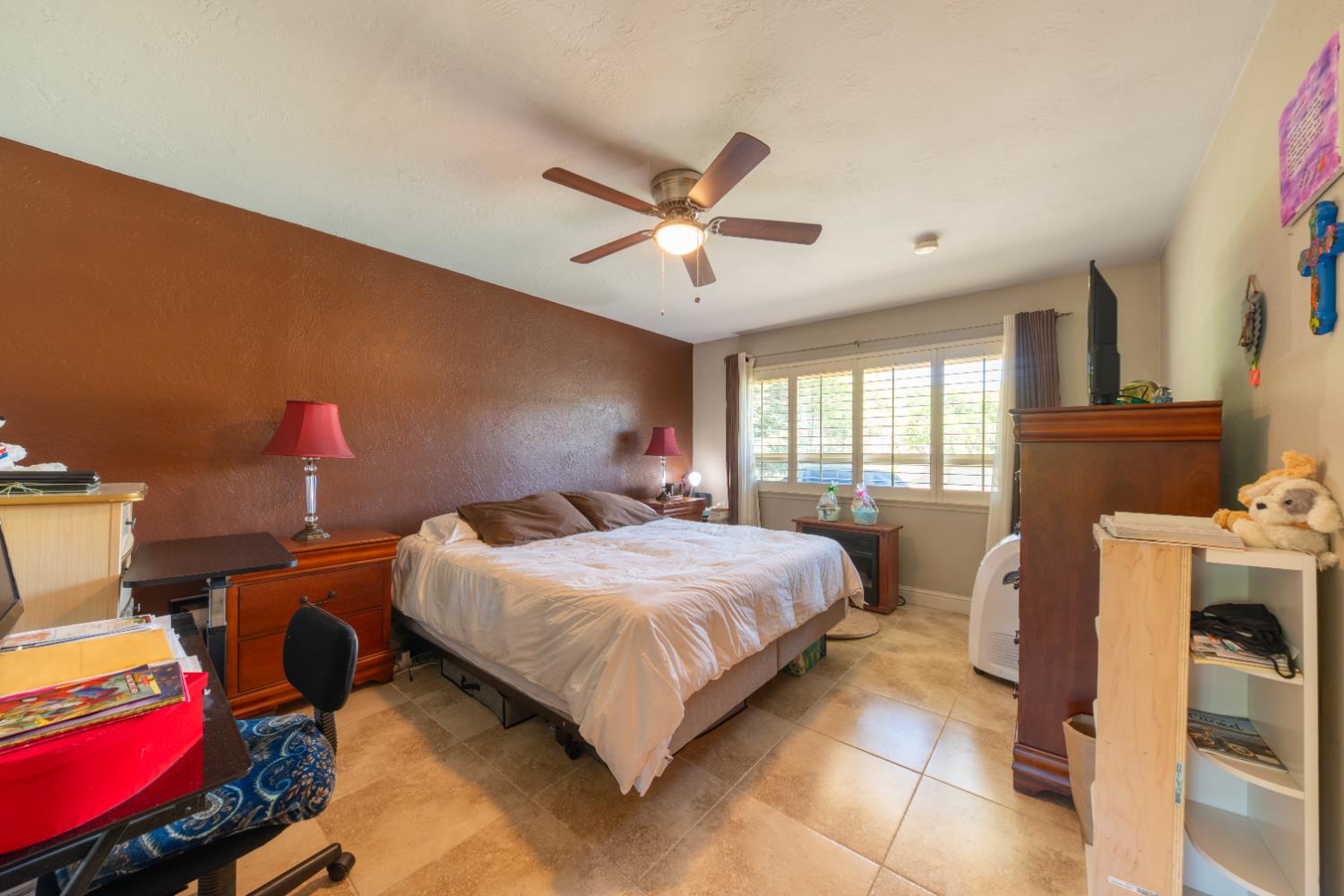 1626 W Mesa Ave, Fresno, CA 93711