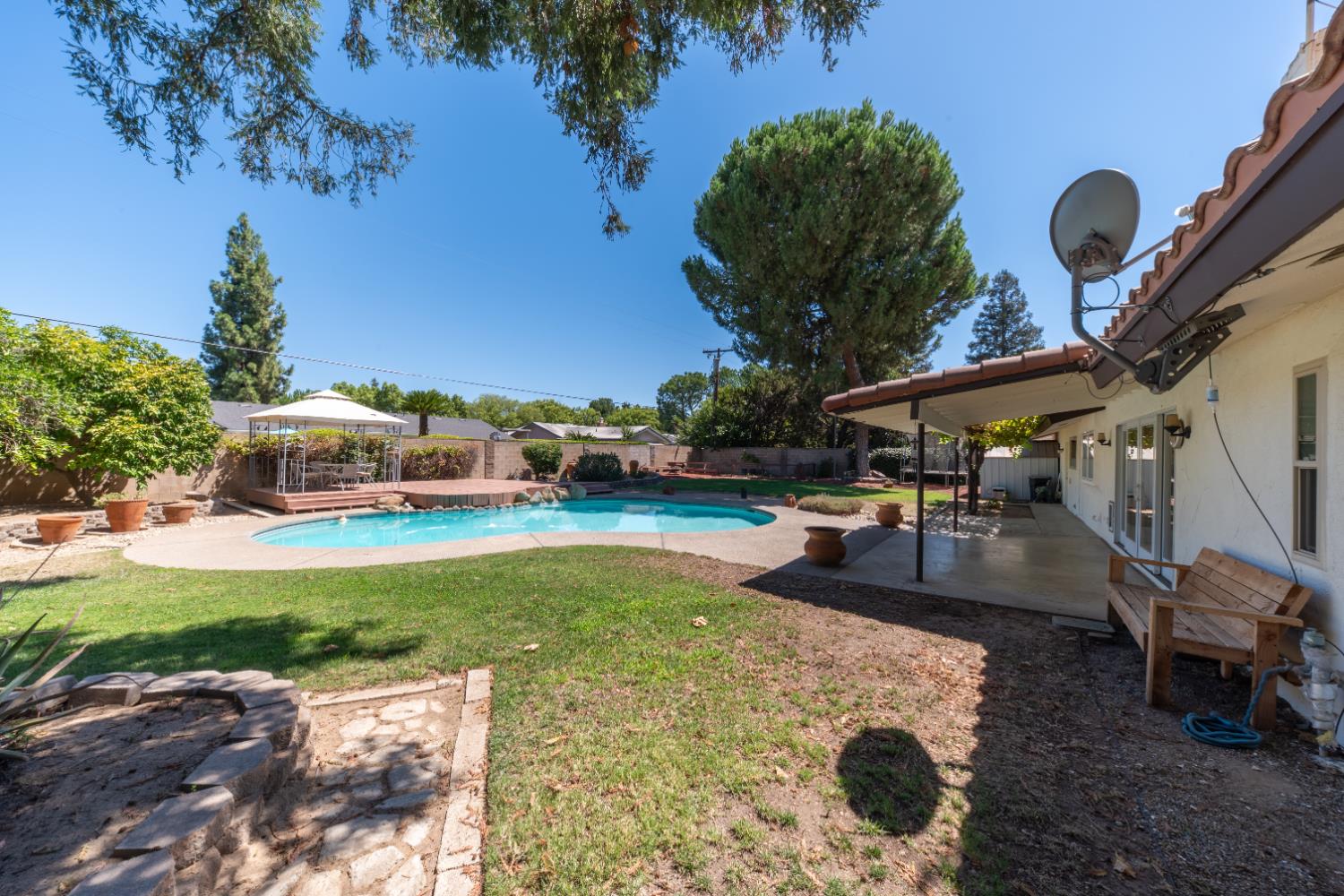 1626 W Mesa Ave, Fresno, CA 93711