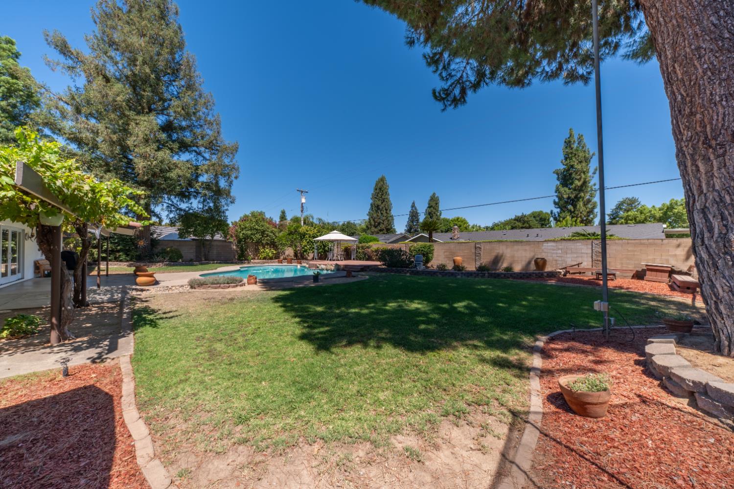 1626 W Mesa Ave, Fresno, CA 93711