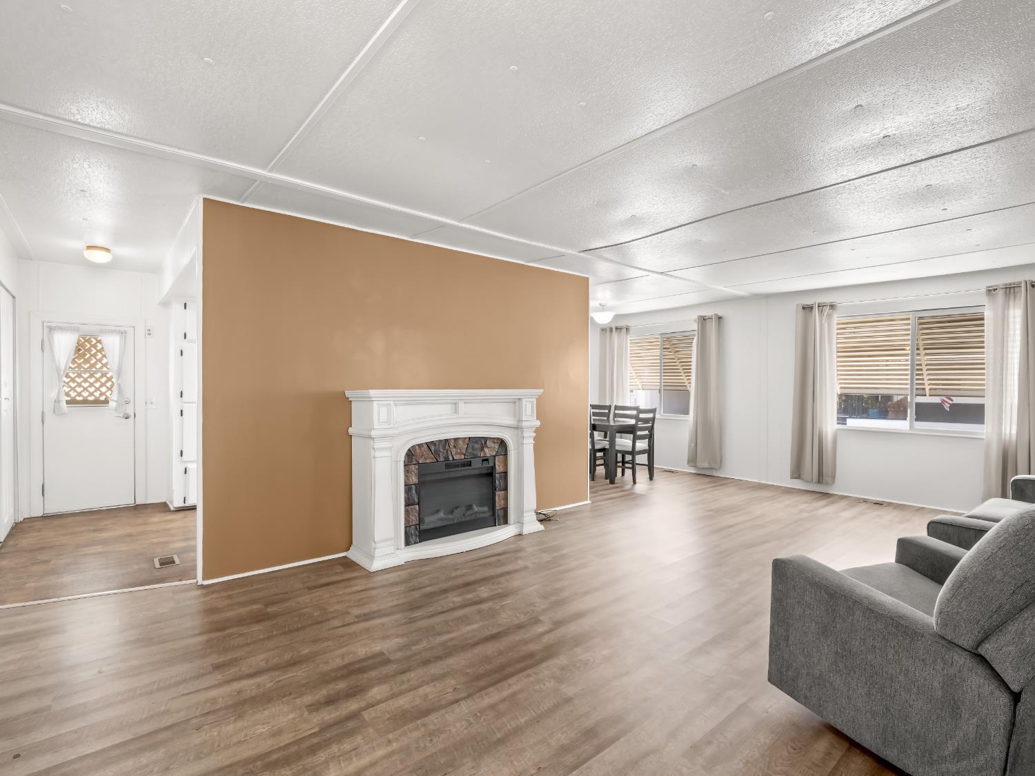 221 W Herndon Ave #184, Fresno, CA 93650