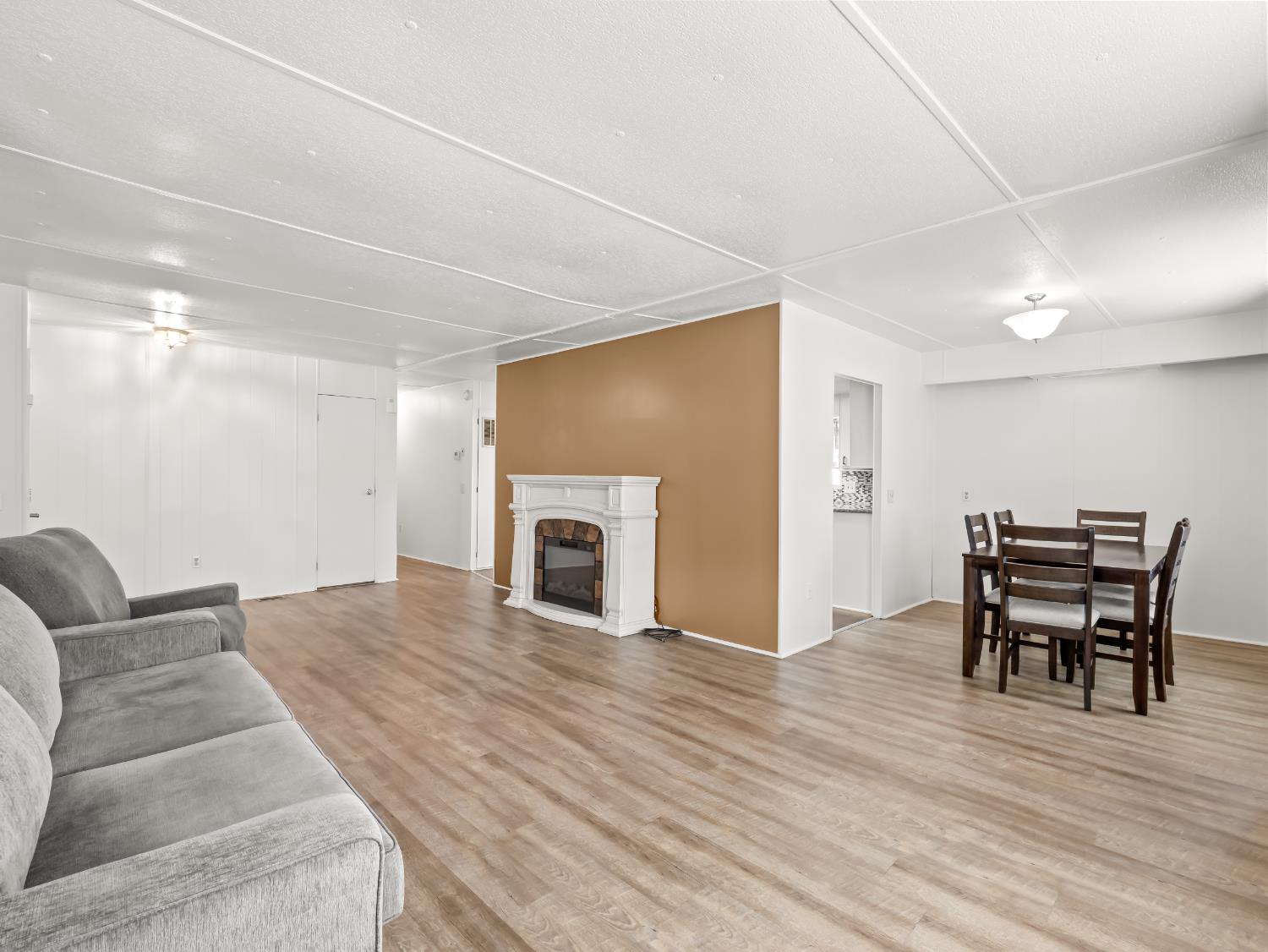 221 W Herndon Ave #184, Fresno, CA 93650