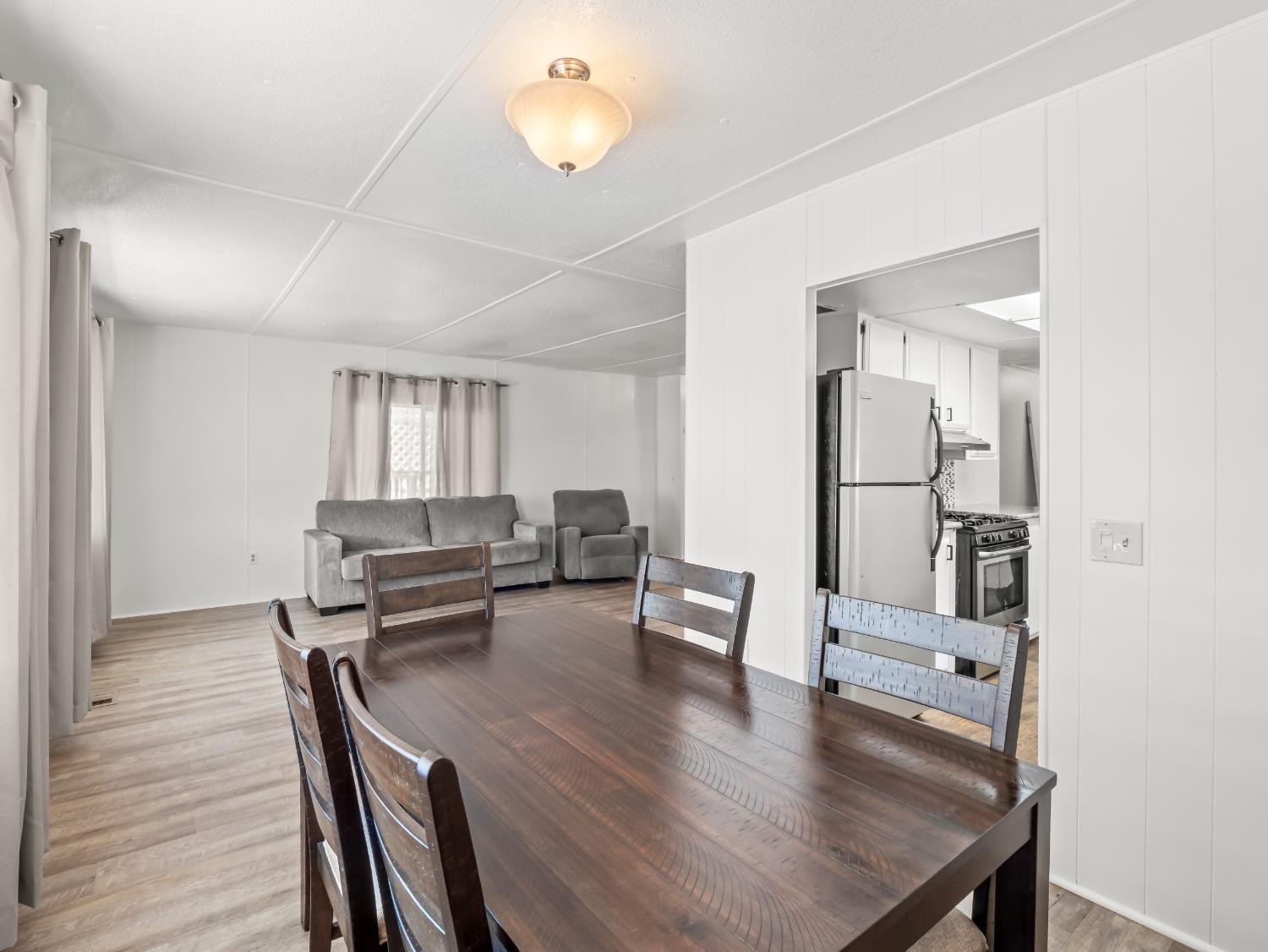 221 W Herndon Ave #184, Fresno, CA 93650